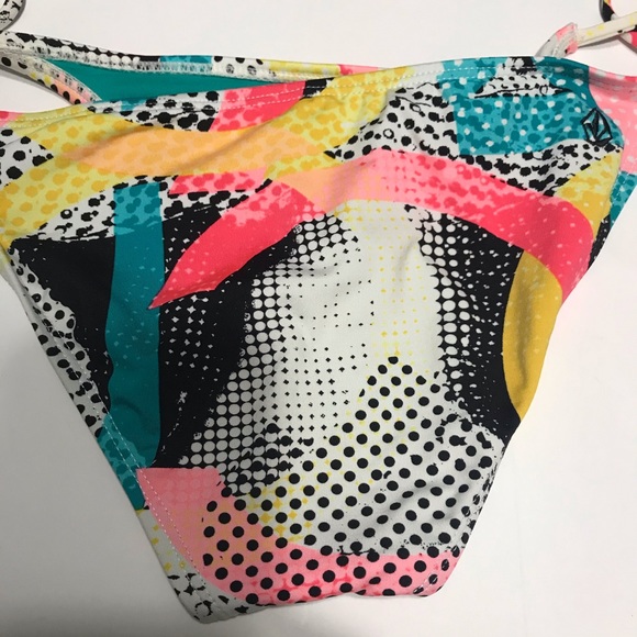 Volcom Bikini Set - Picture 3 of 6